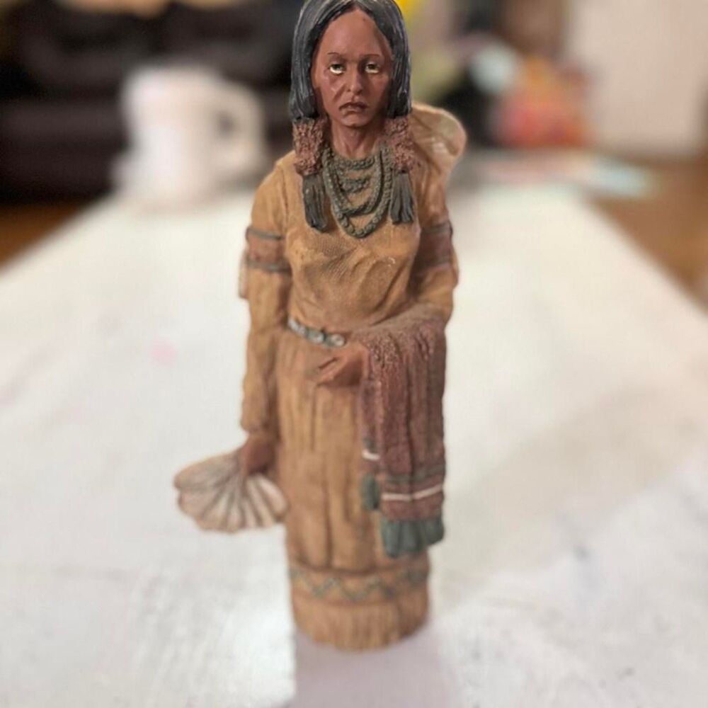 Native multi Sculptures